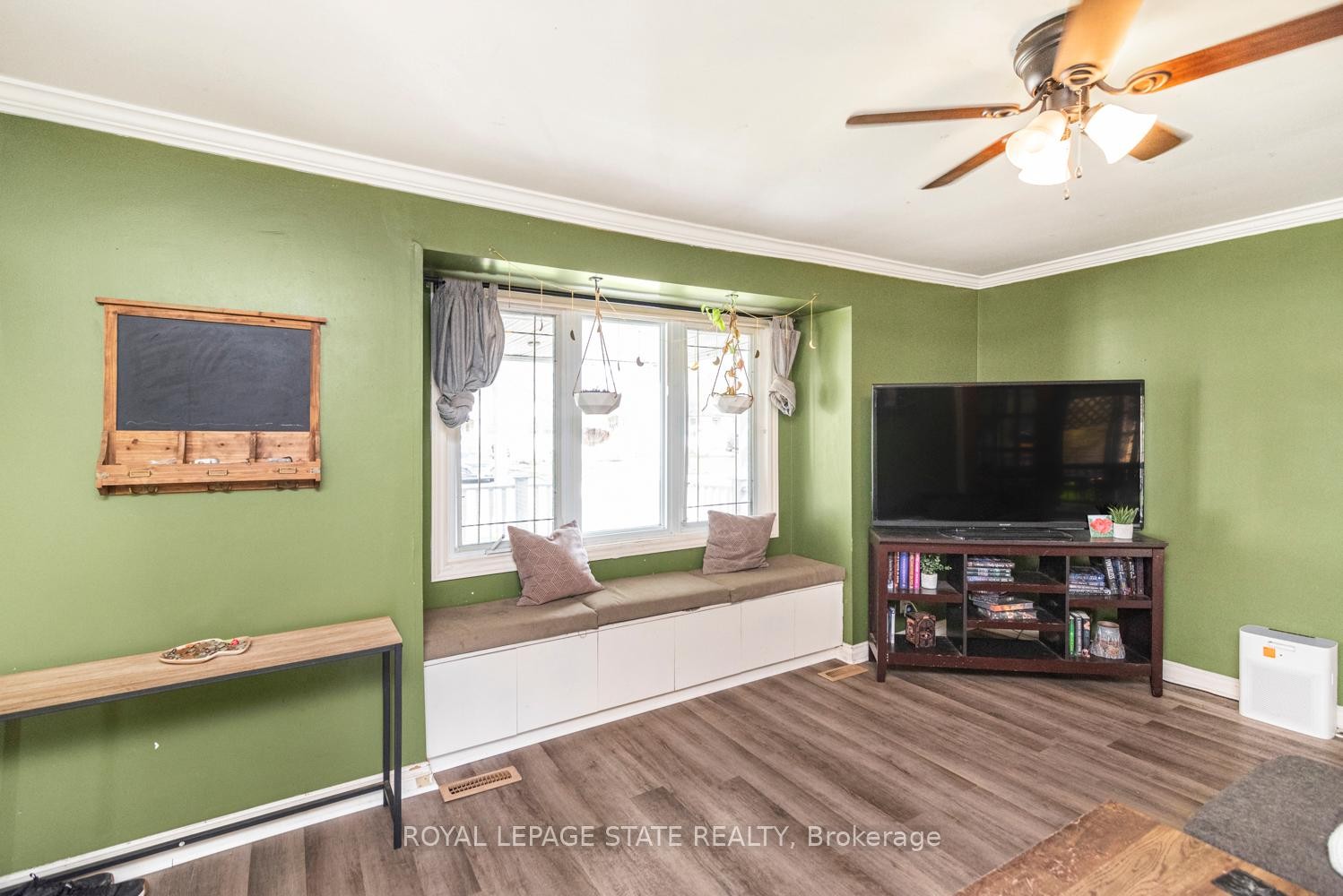 135 Glassco Avenue N, Hamilton, ON - Indoor