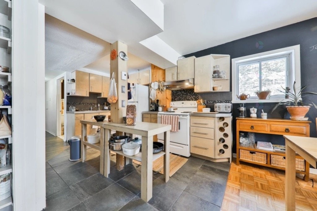 Cuisine - 562A Mtée Papineau N., Saint-Sauveur, QC - Indoor Photo Showing Other Room