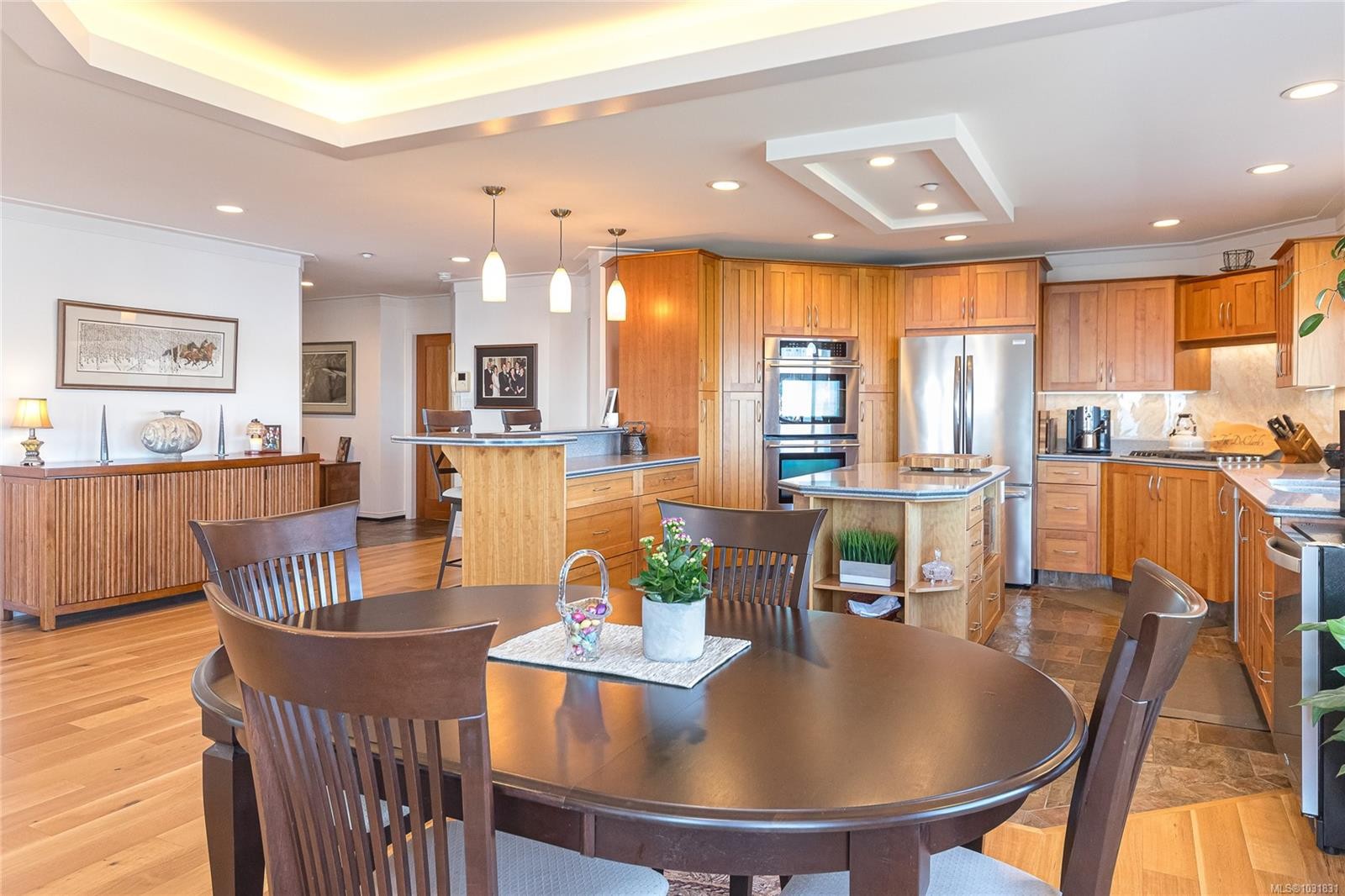 5-9885 Second St, Sidney, BC - Indoor