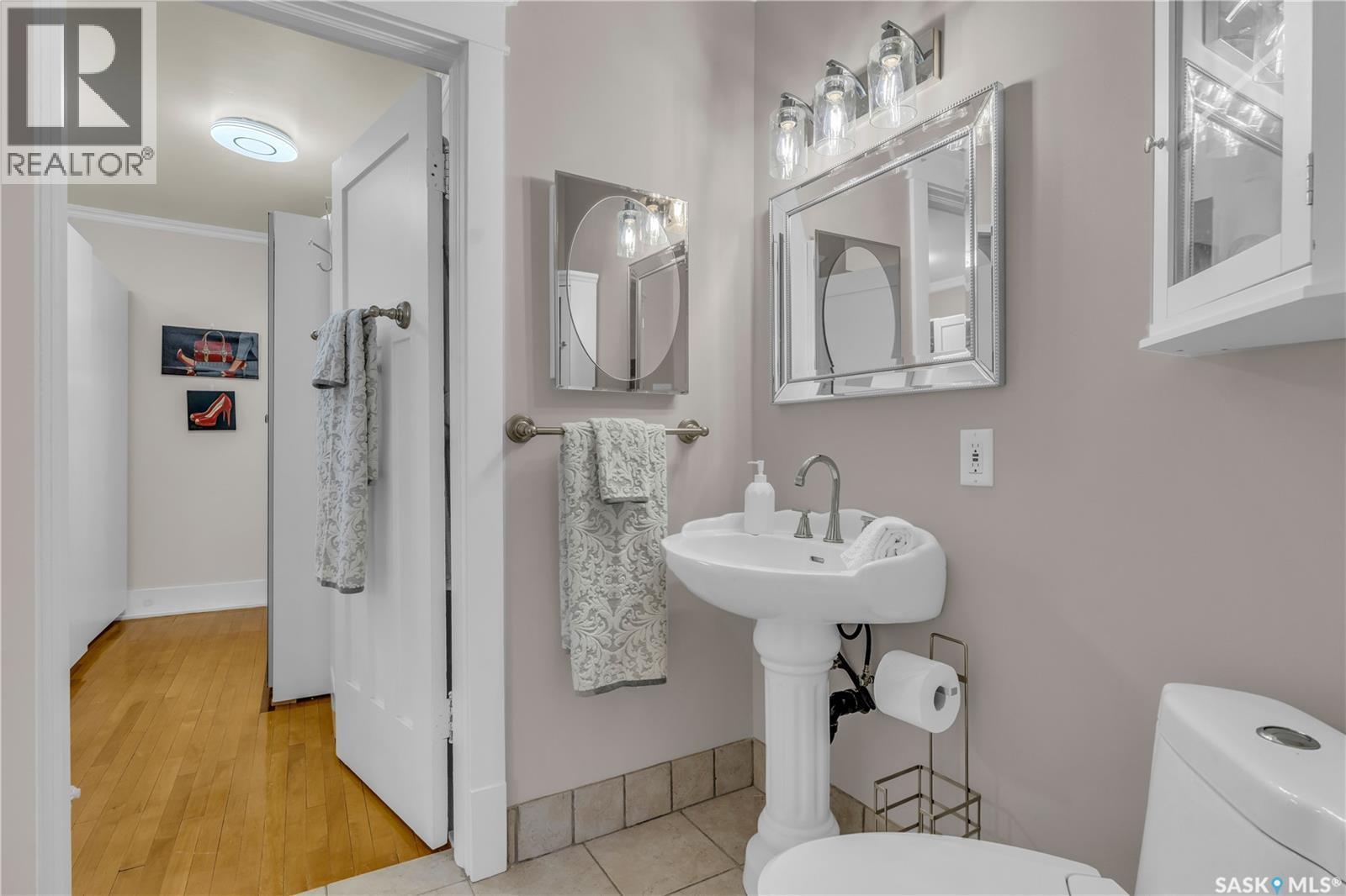 3120 Rae Street, Regina, SK - Indoor Photo Showing Bathroom