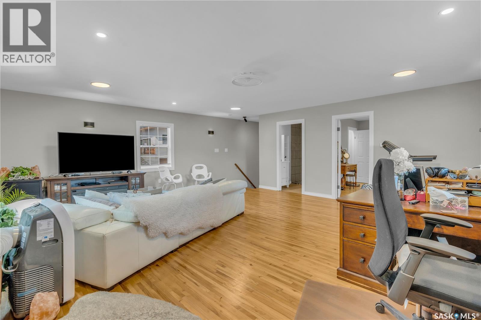 3120 Rae Street, Regina, SK - Indoor