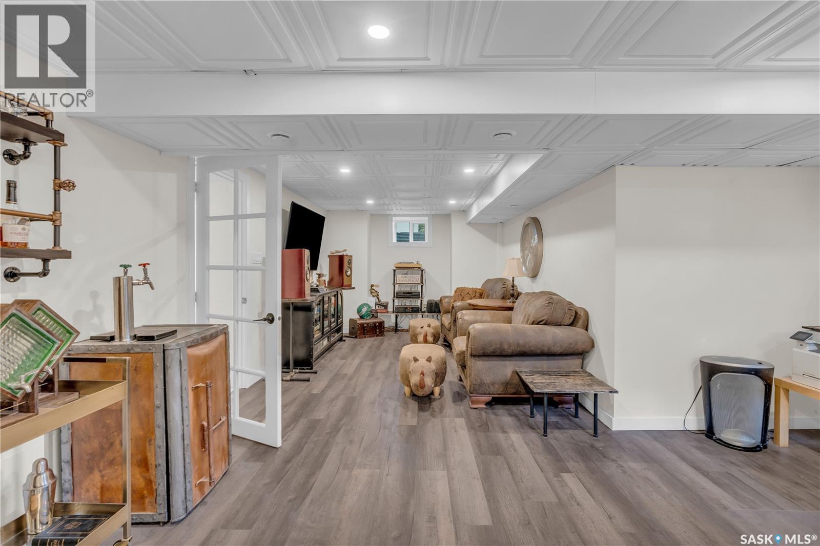 3120 Rae Street, Regina, SK - Indoor