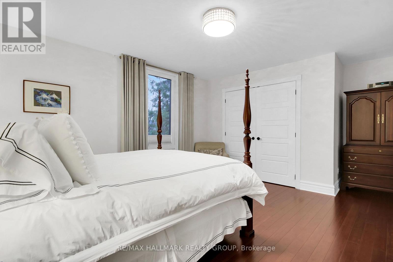 24 Morris Street, Ottawa, ON - Indoor Photo Showing Bedroom