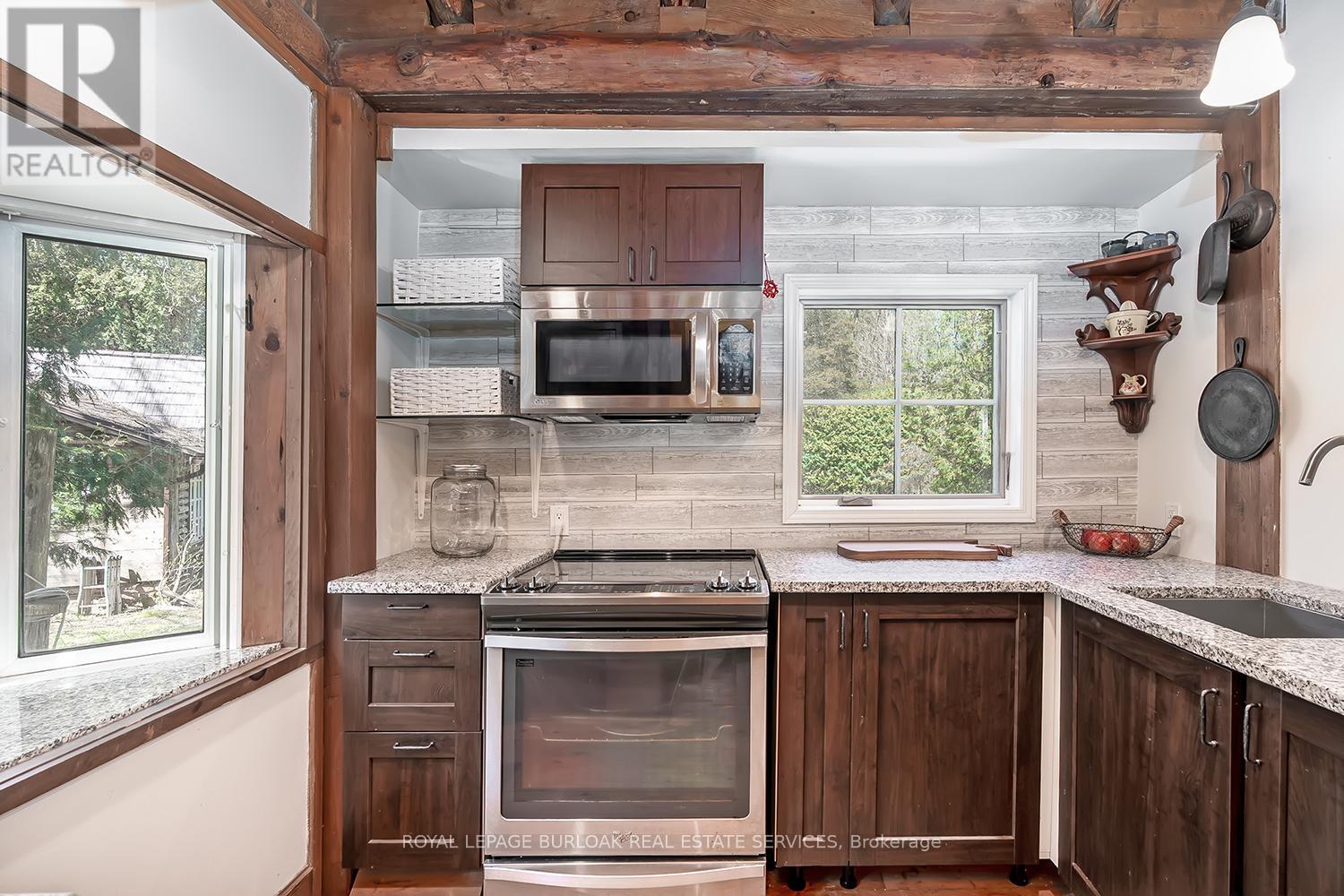 6099 Cedar Grove, Burlington, ON - Indoor Photo Showing Kitchen