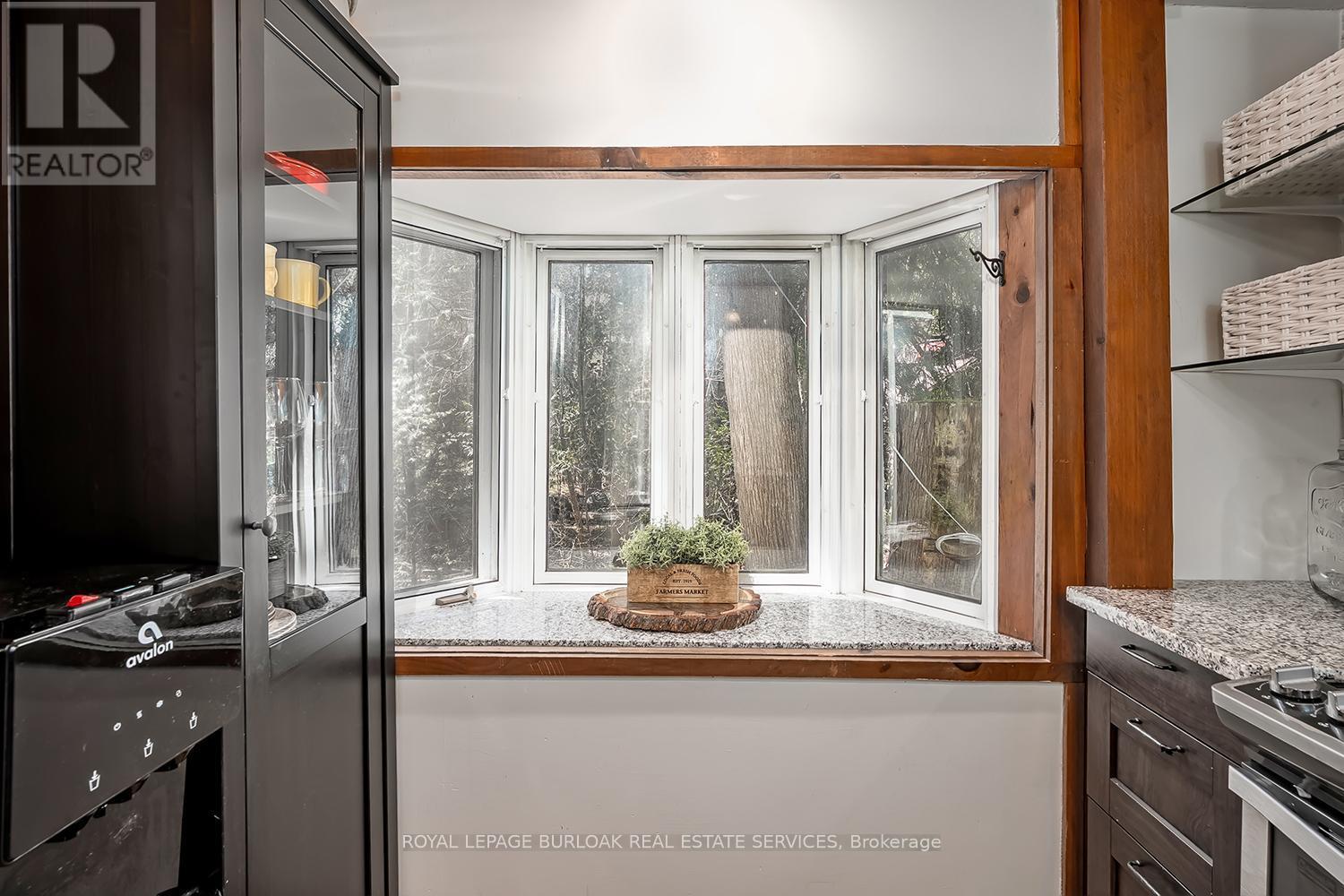 6099 Cedar Grove, Burlington, ON - Indoor
