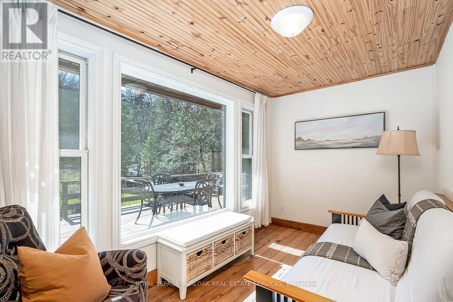 6099 Cedar Grove, Burlington, ON - Indoor