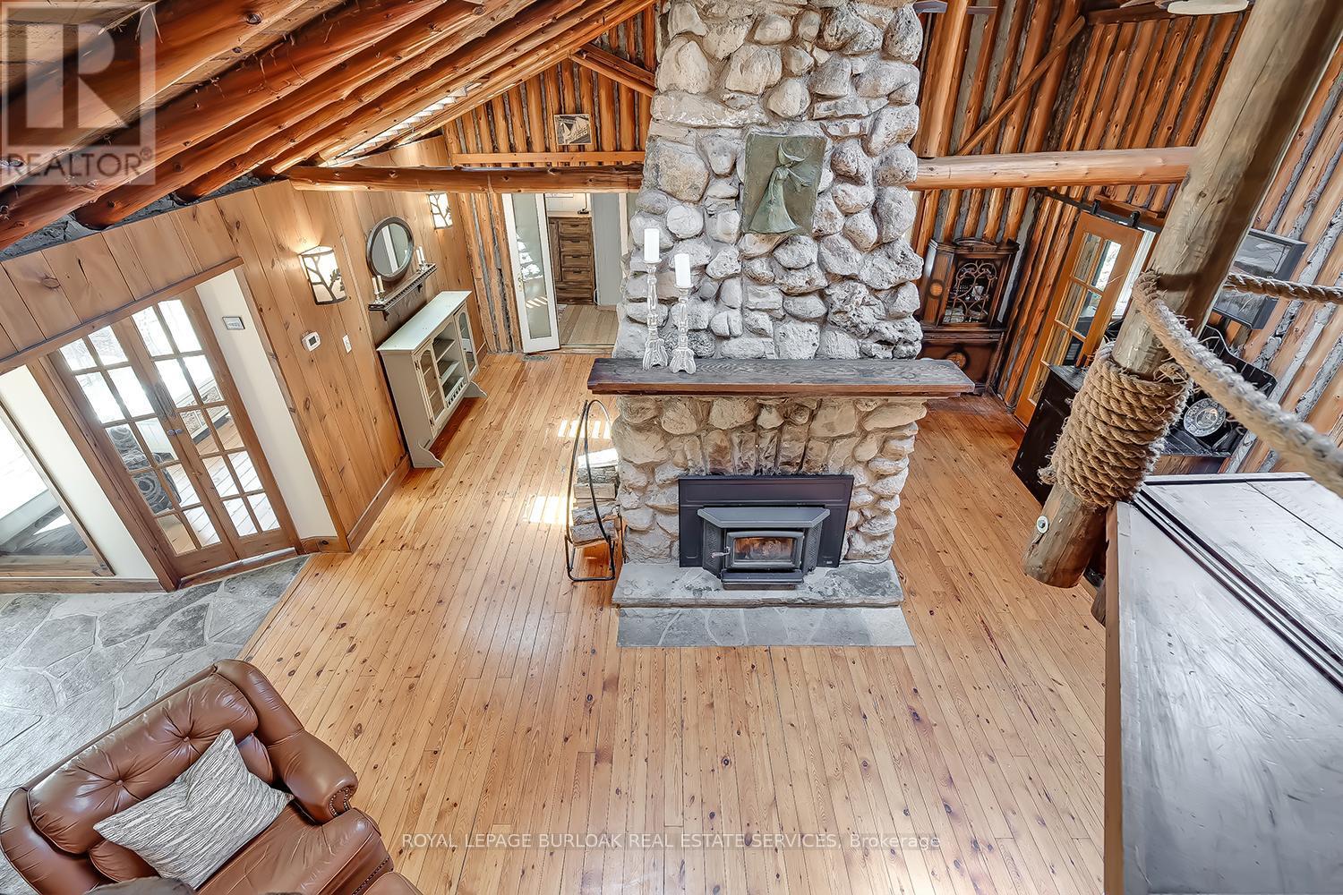 6099 Cedar Grove, Burlington, ON - Indoor Photo Showing Living Room With Fireplace