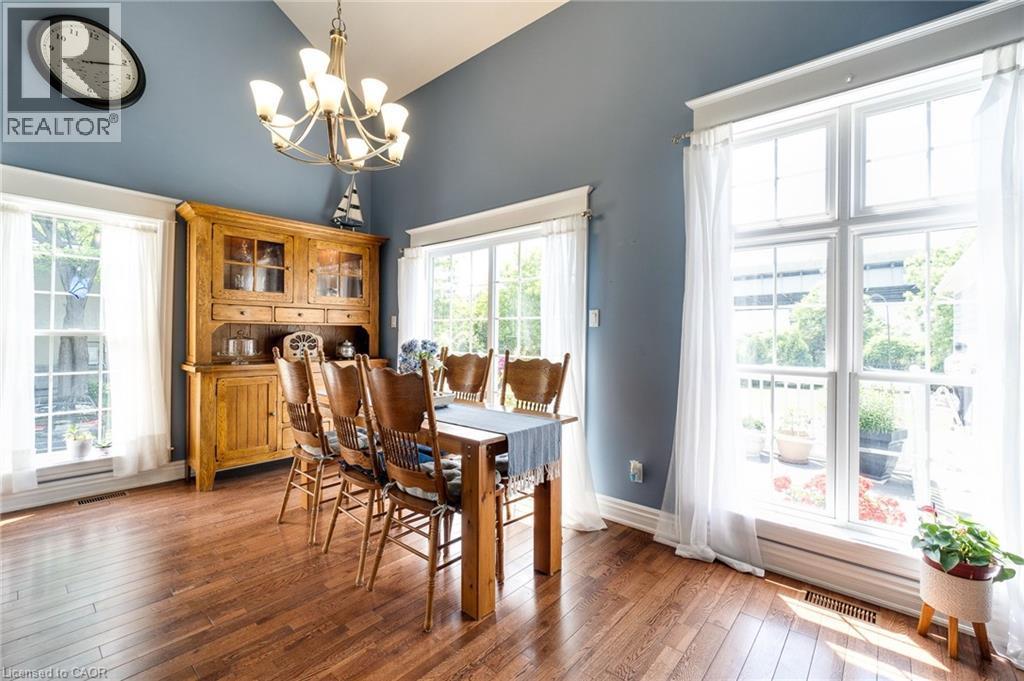 1026 Beach Boulevard, Hamilton, ON - Indoor Photo Showing Dining Room