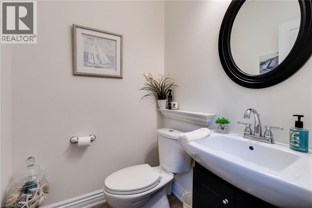 1026 Beach Boulevard, Hamilton, ON - Indoor Photo Showing Bathroom