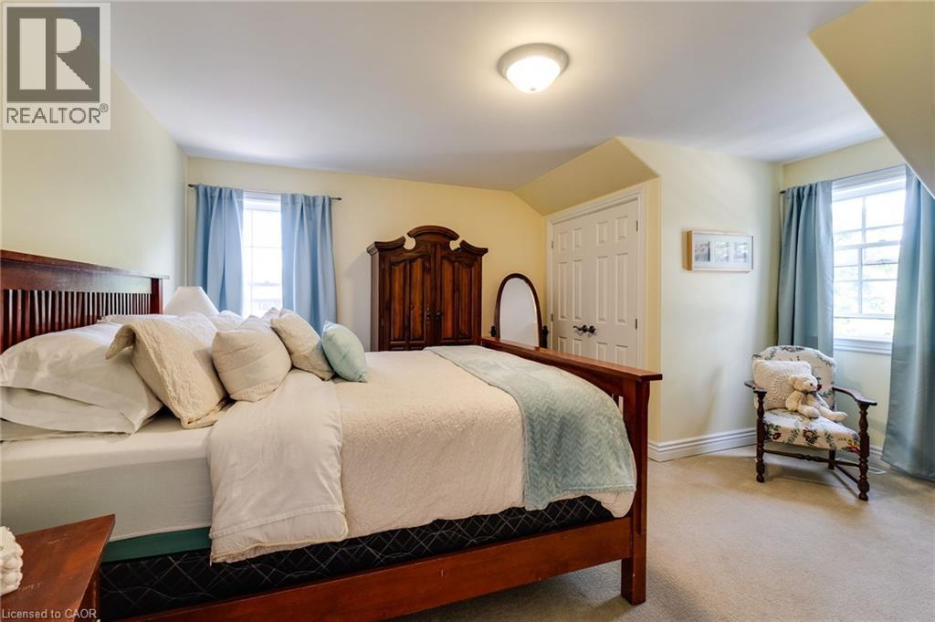 1026 Beach Boulevard, Hamilton, ON - Indoor Photo Showing Bedroom