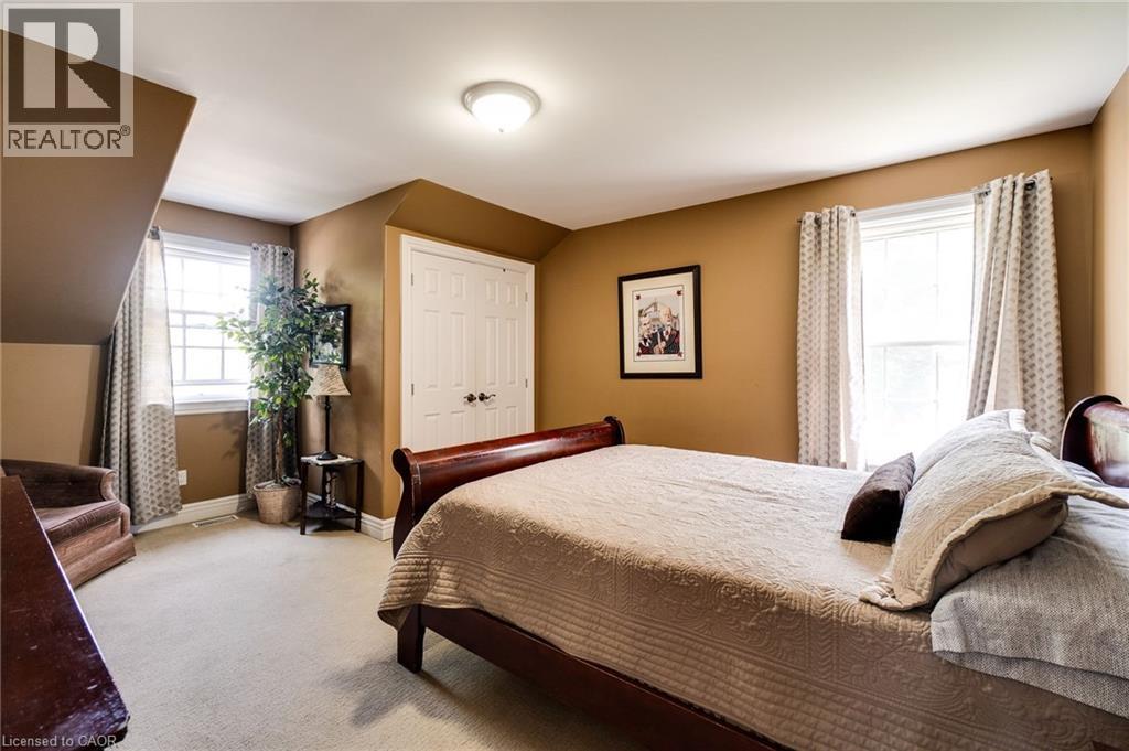 1026 Beach Boulevard, Hamilton, ON - Indoor Photo Showing Bedroom