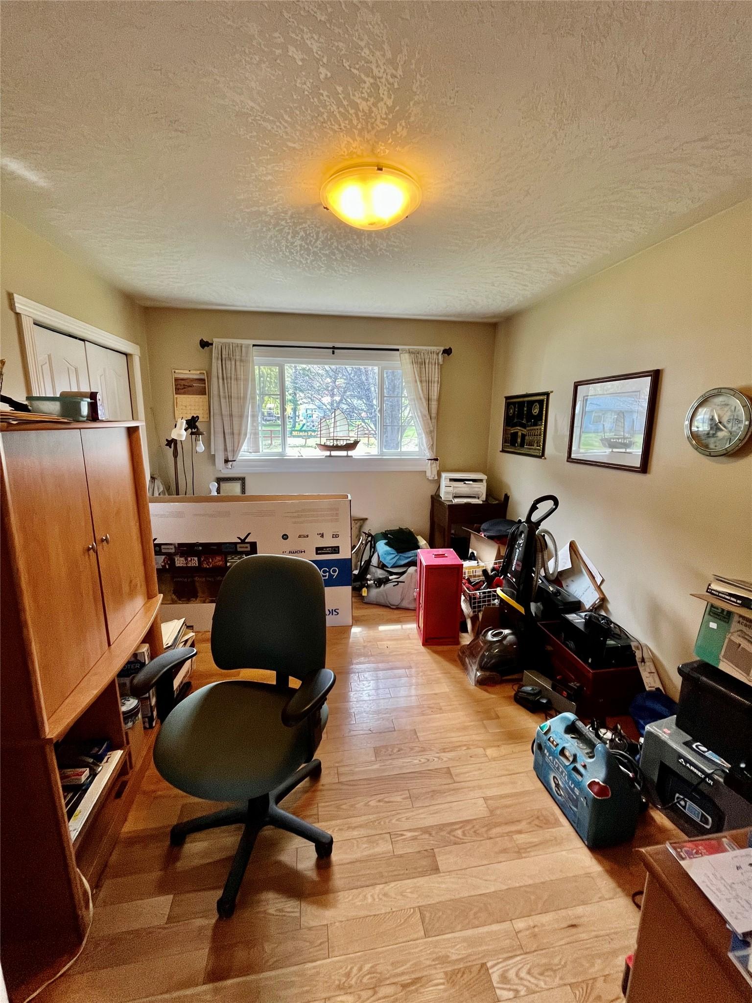212 Maple Street, Fauquier, BC - Indoor