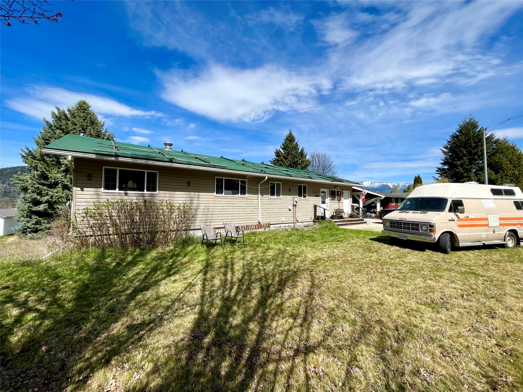 212 Maple Street, Fauquier, BC - Outdoor