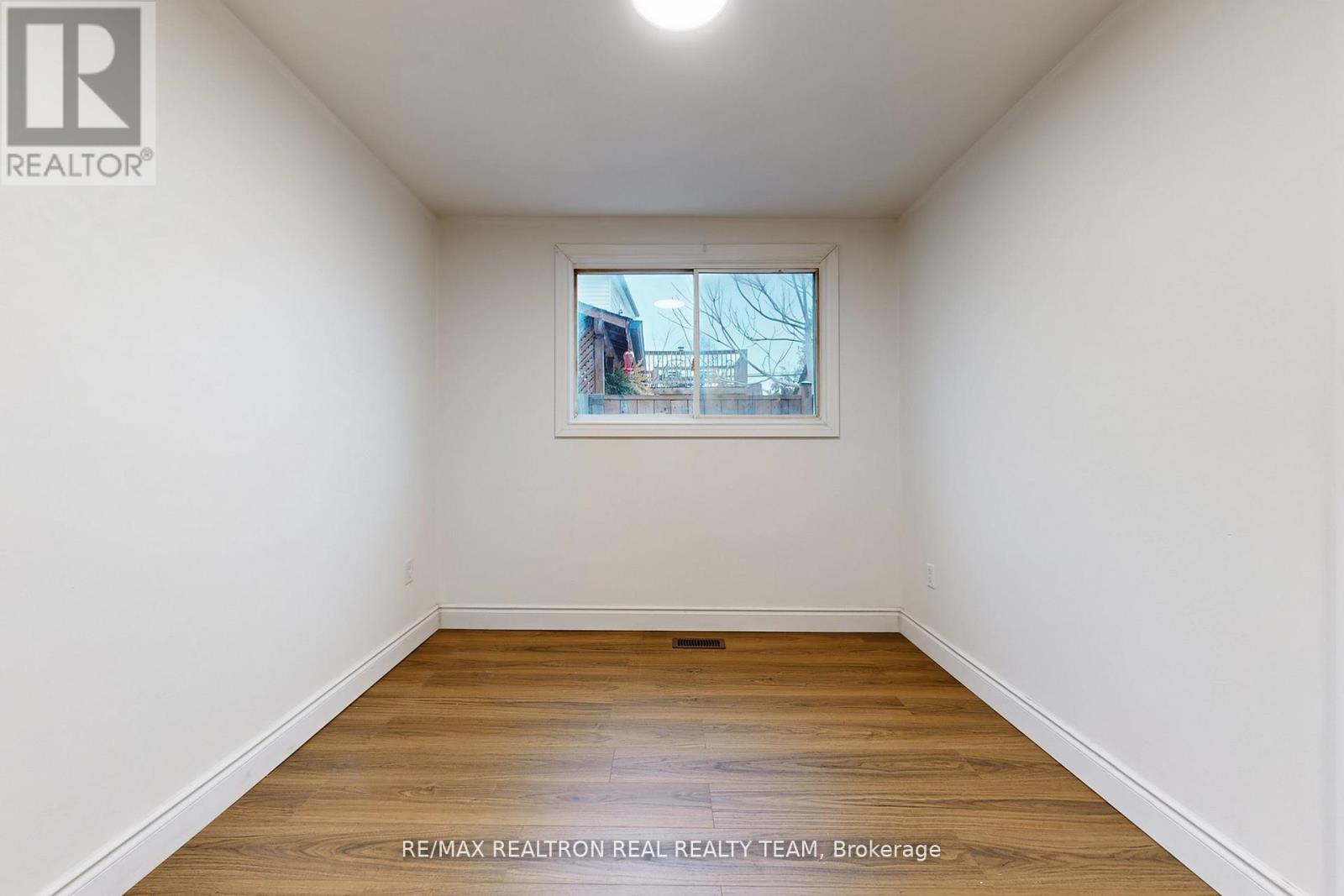 #C1 - 1129 Cannon Street E, Hamilton, ON - Indoor Photo Showing Other Room