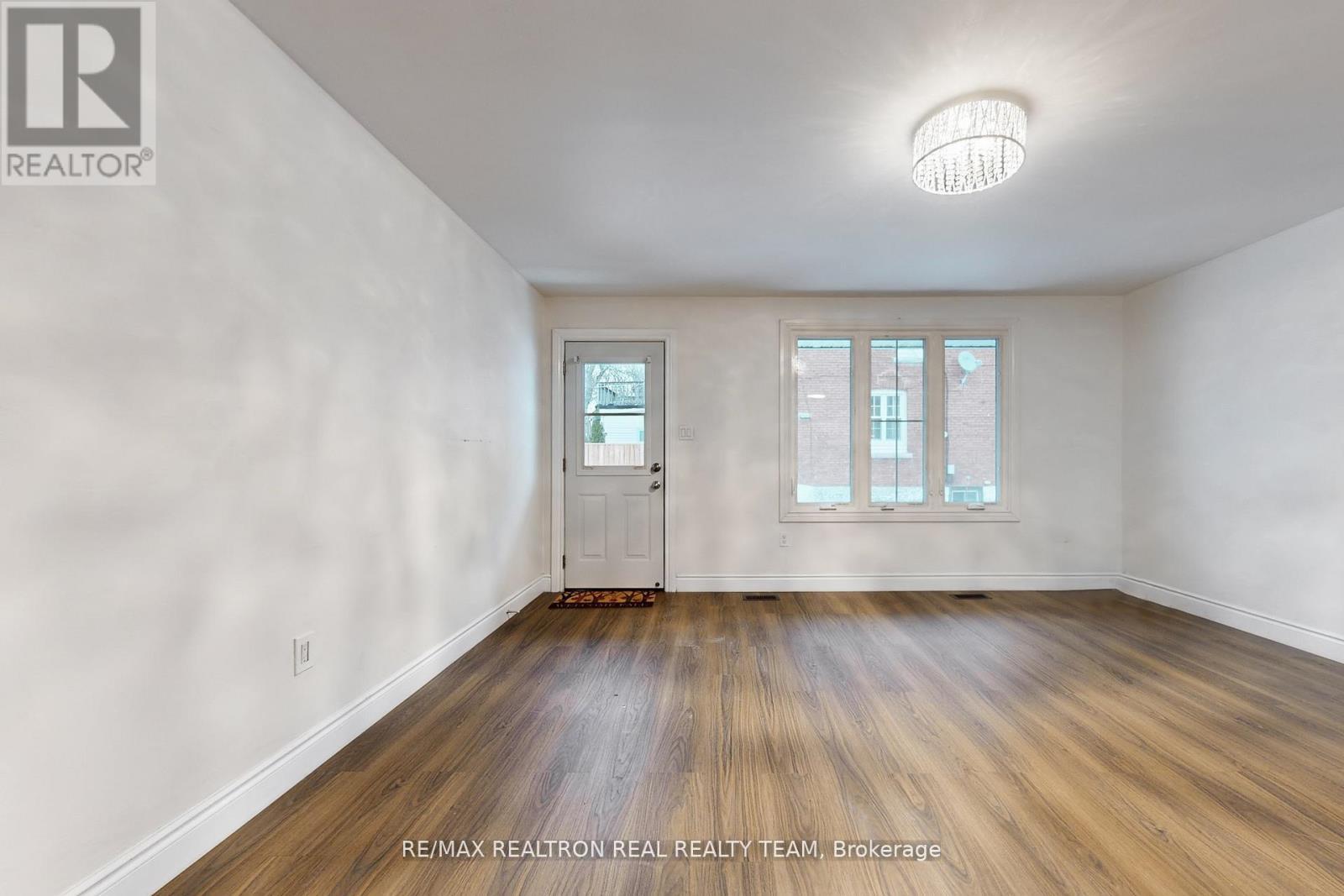 #C1 - 1129 Cannon Street E, Hamilton, ON - Indoor Photo Showing Other Room