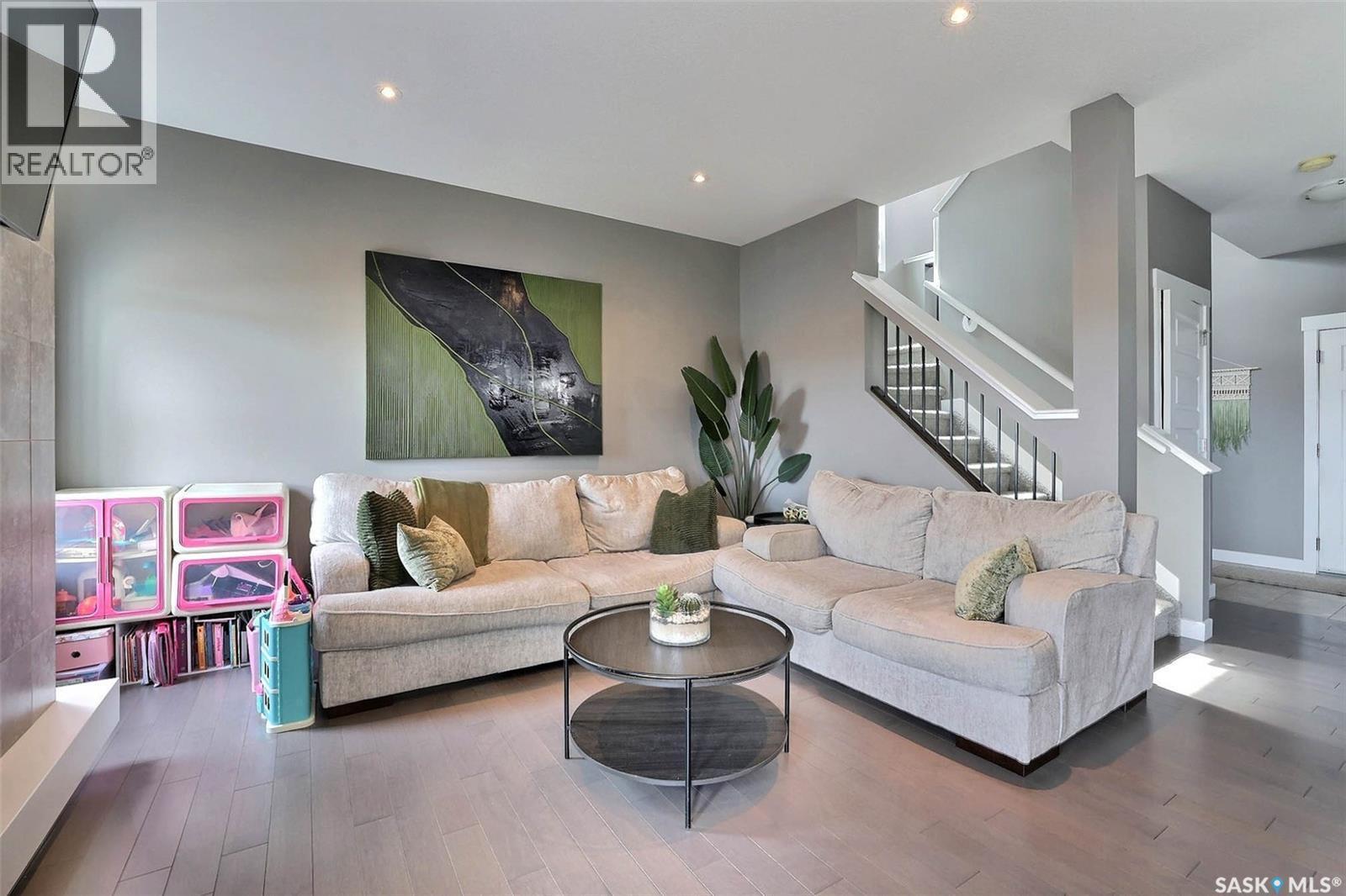 2621 Makowsky Crescent, Regina, SK - Indoor Photo Showing Living Room