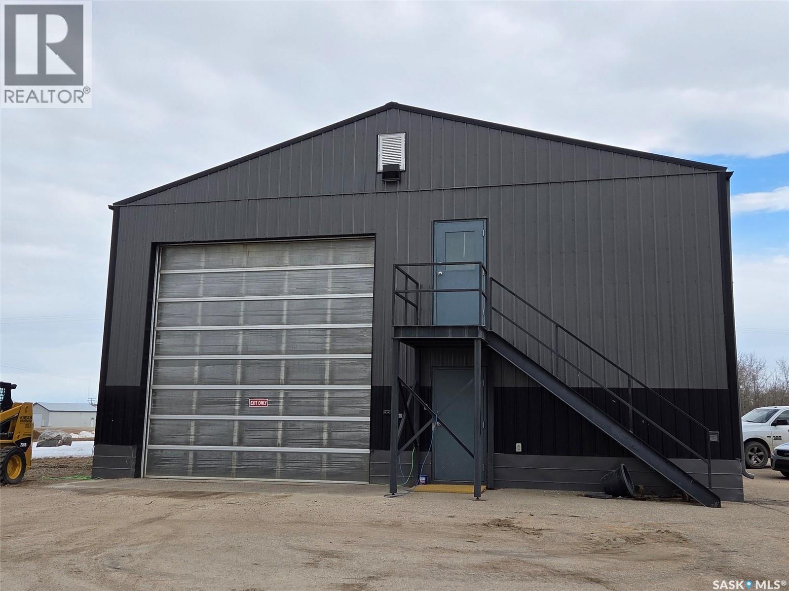 204 Railway Avenue S, Middle Lake, SK