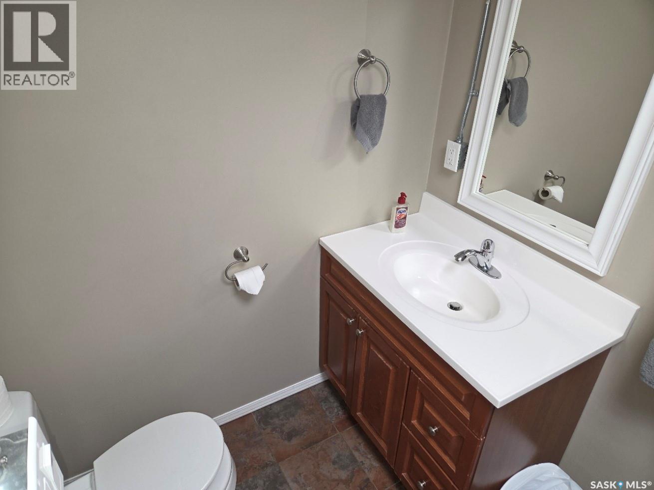 204 Railway Avenue S, Middle Lake, SK