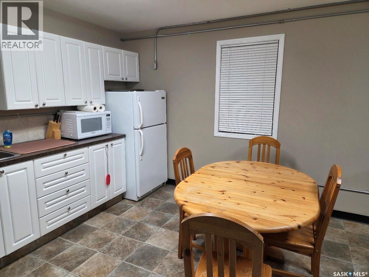 204 Railway Avenue S, Middle Lake, SK