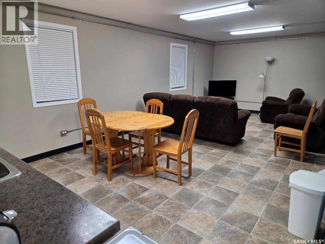 204 Railway Avenue S, Middle Lake, SK