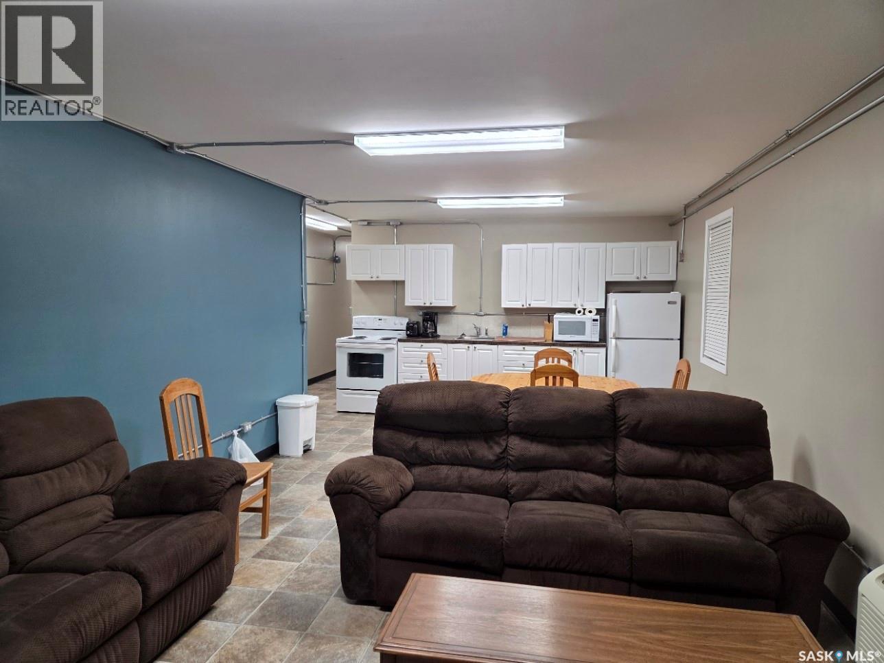 204 Railway Avenue S, Middle Lake, SK
