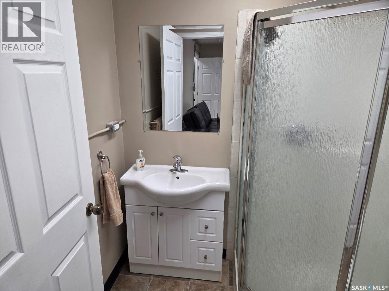 204 Railway Avenue S, Middle Lake, SK