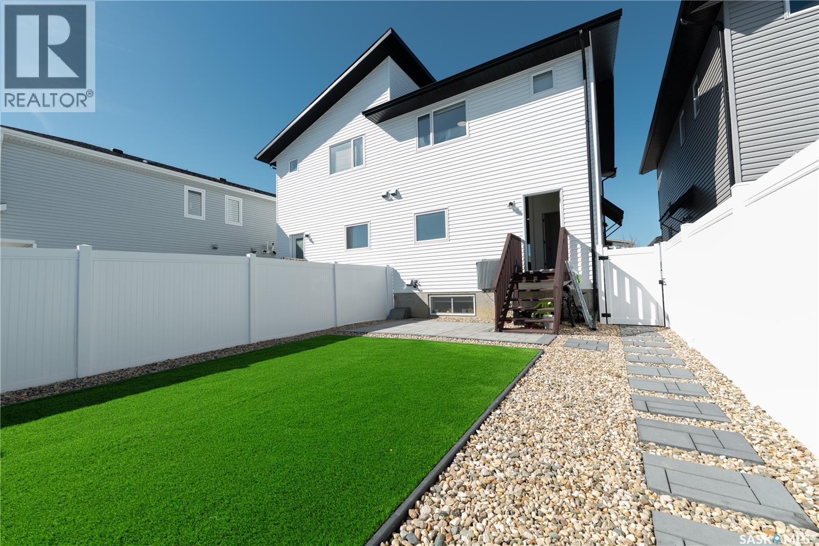 5617 Tutor Way, Regina, SK - Outdoor