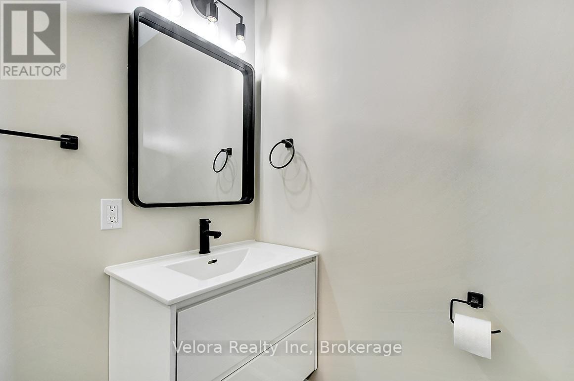 301 Zephyr Avenue, Ottawa, ON