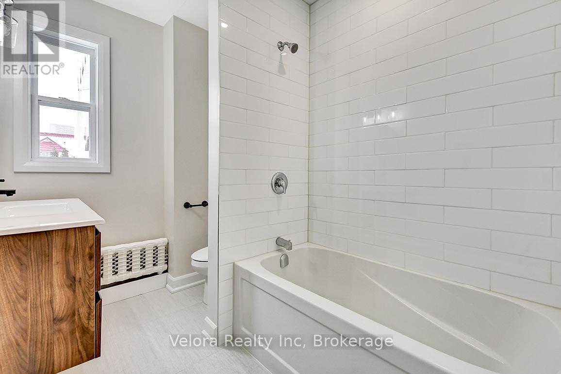 301 Zephyr Avenue, Ottawa, ON