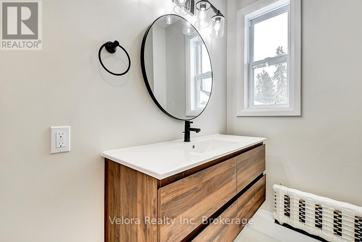 301 Zephyr Avenue, Ottawa, ON