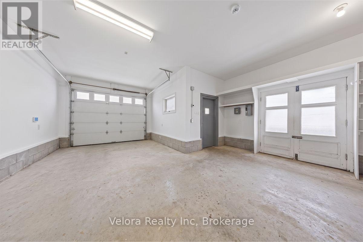 301 Zephyr Avenue, Ottawa, ON