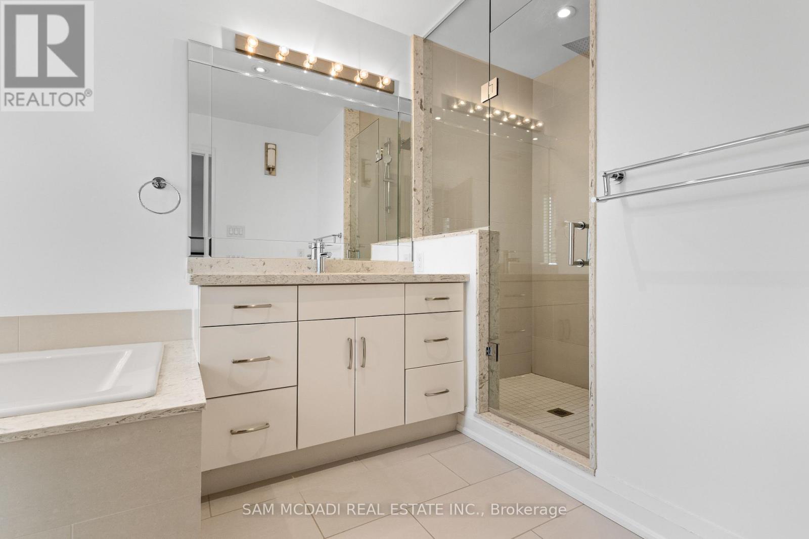 1067 Shaw Drive, Mississauga, ON - Indoor Photo Showing Bathroom