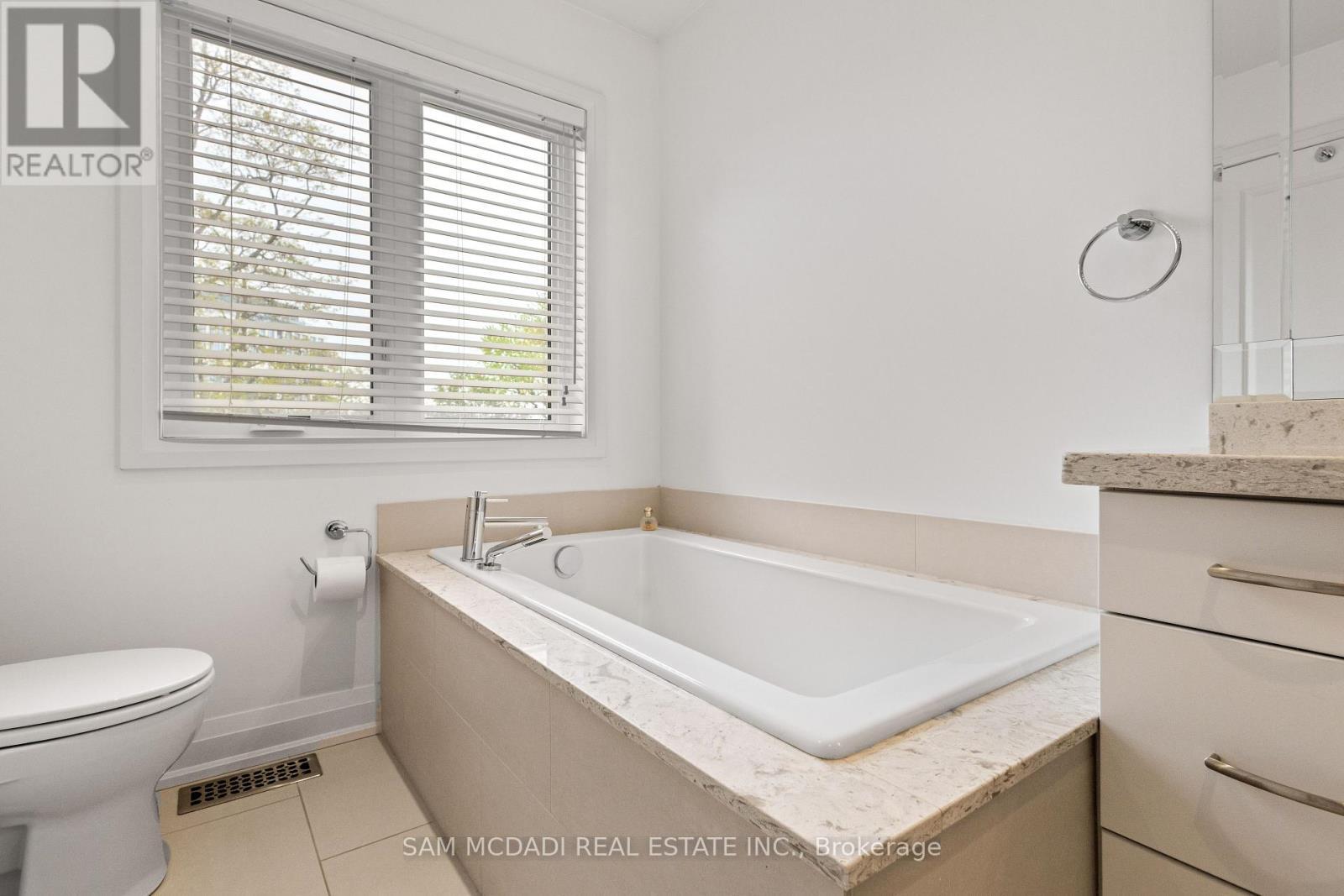 1067 Shaw Drive, Mississauga, ON - Indoor Photo Showing Bathroom