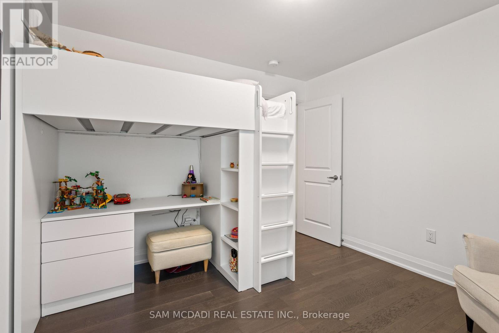 1067 Shaw Drive, Mississauga, ON - Indoor