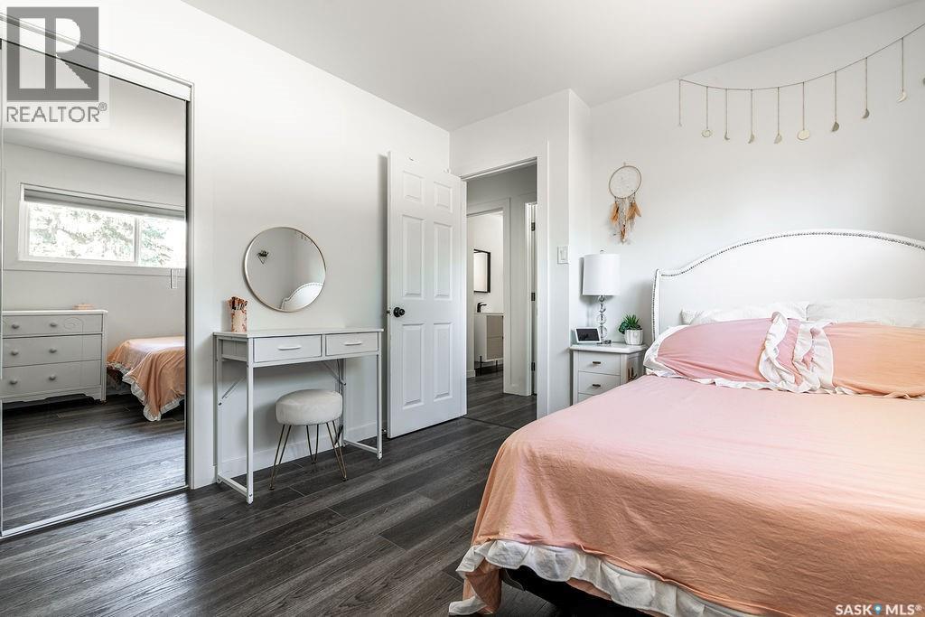 176 Tucker Crescent, Saskatoon, SK - Indoor Photo Showing Bedroom