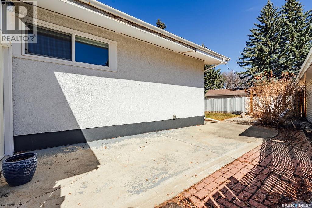 176 Tucker Crescent, Saskatoon, SK - Outdoor