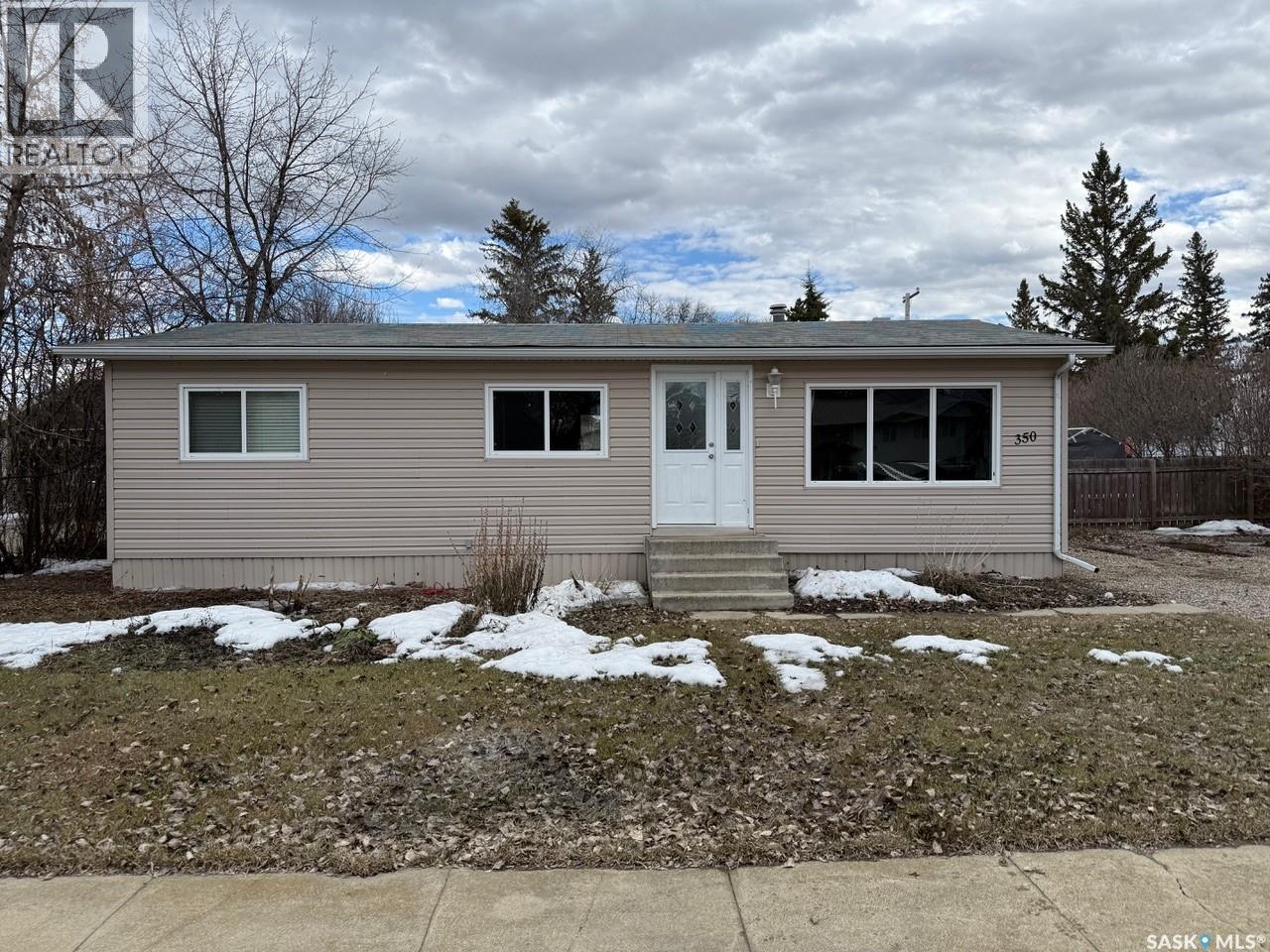 350 1St Street E, Meota, SK