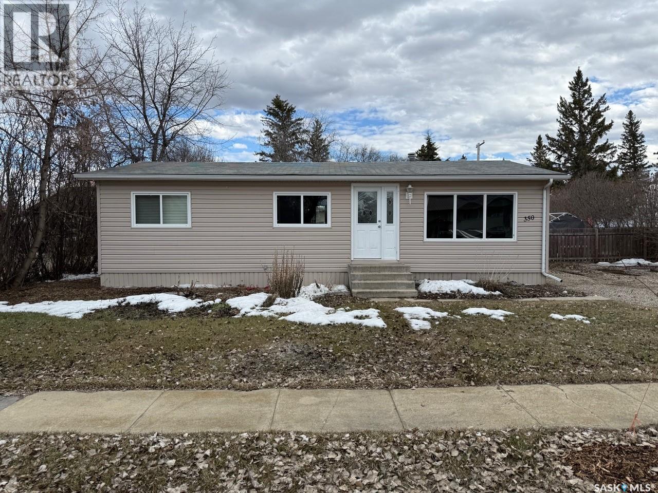 350 1St Street E, Meota, SK