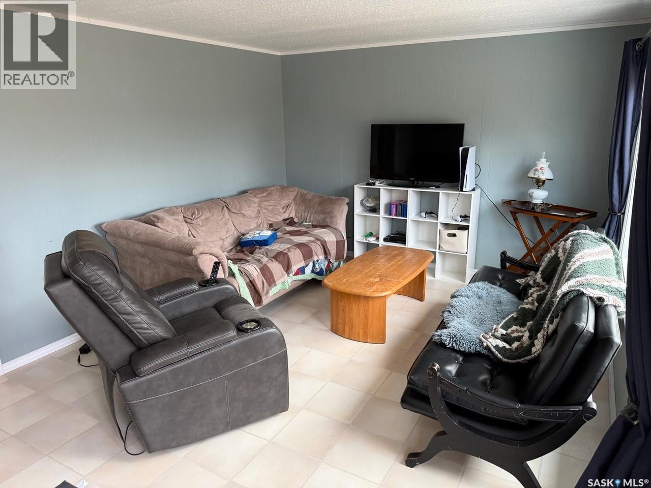 350 1St Street E, Meota, SK