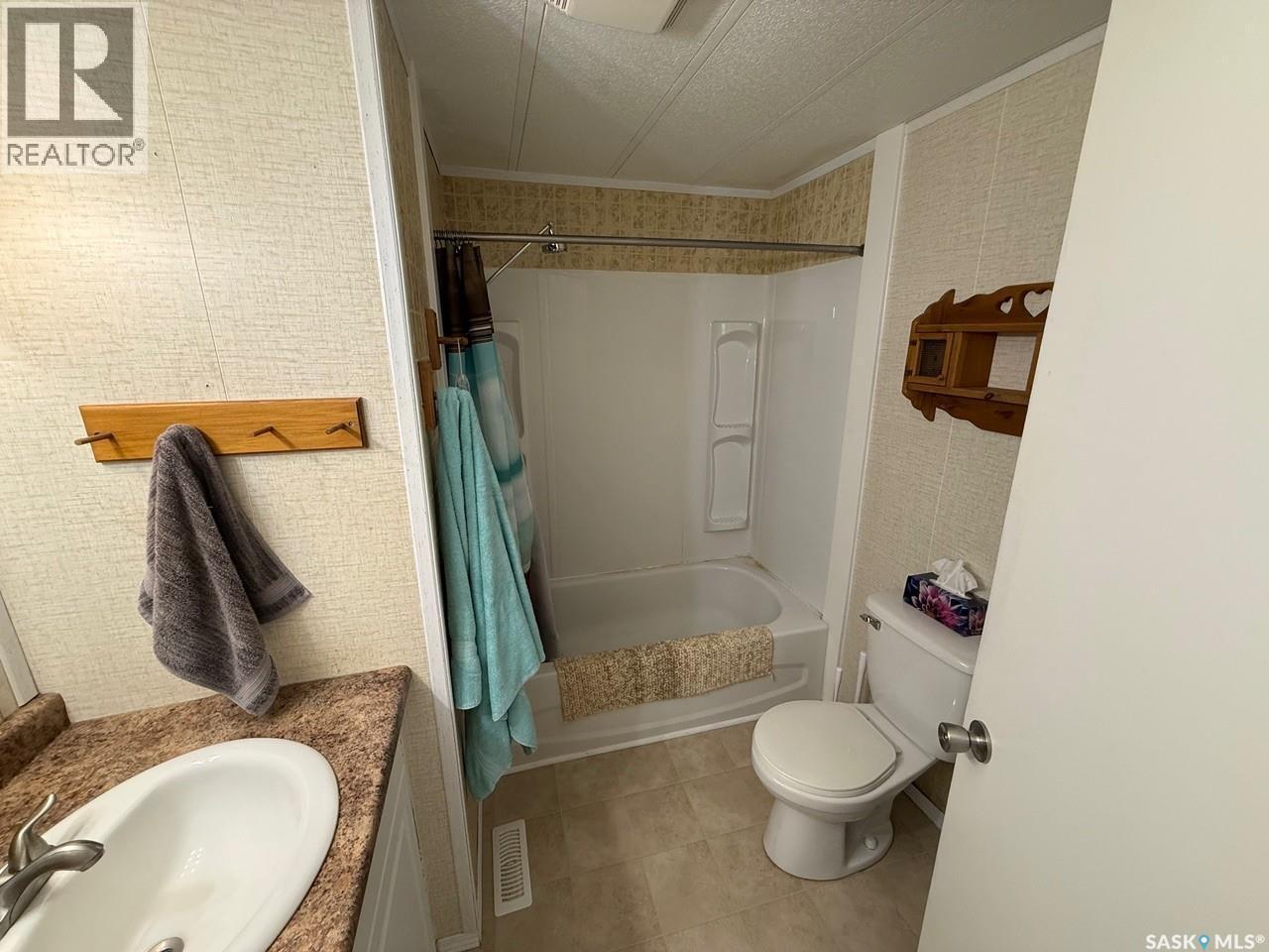 350 1St Street E, Meota, SK