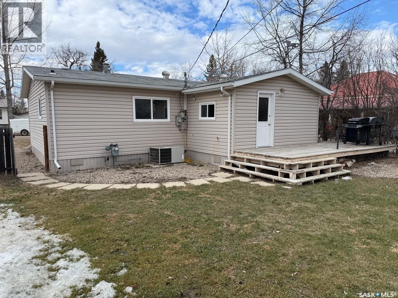 350 1St Street E, Meota, SK
