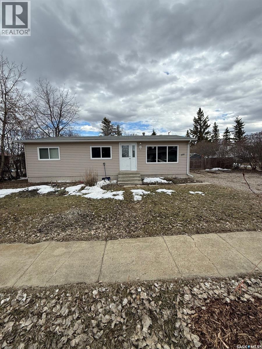 350 1St Street E, Meota, SK