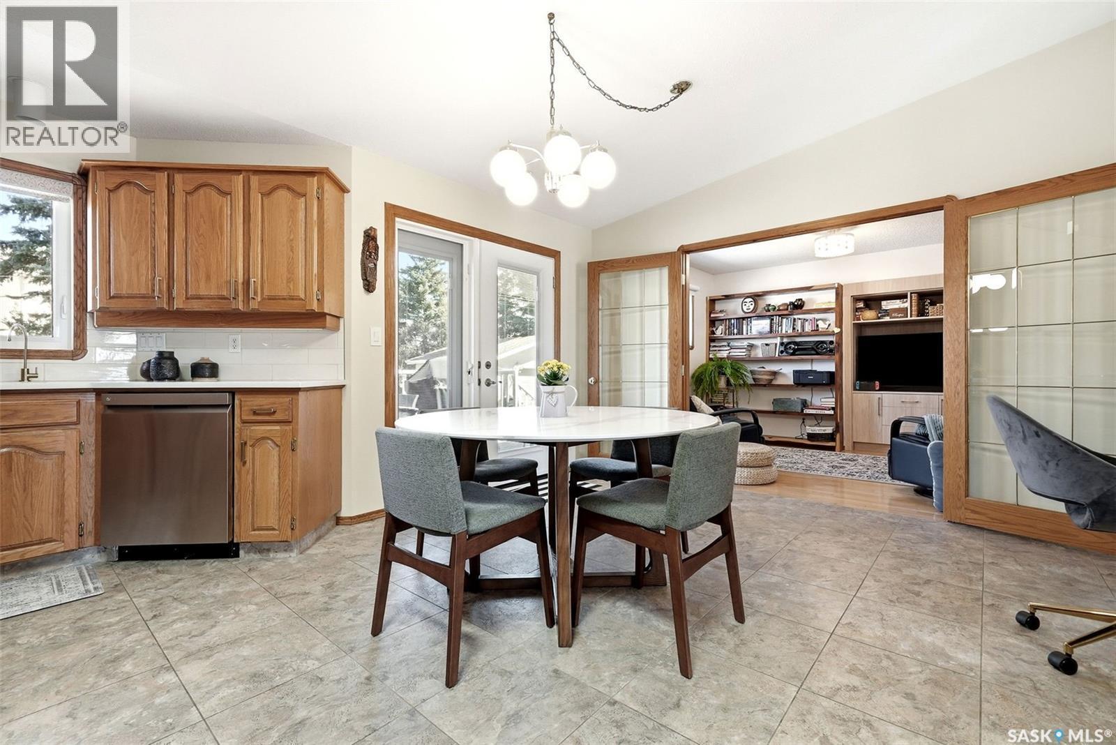 3524 Canterbury Place E, Regina, SK - Indoor Photo Showing Dining Room