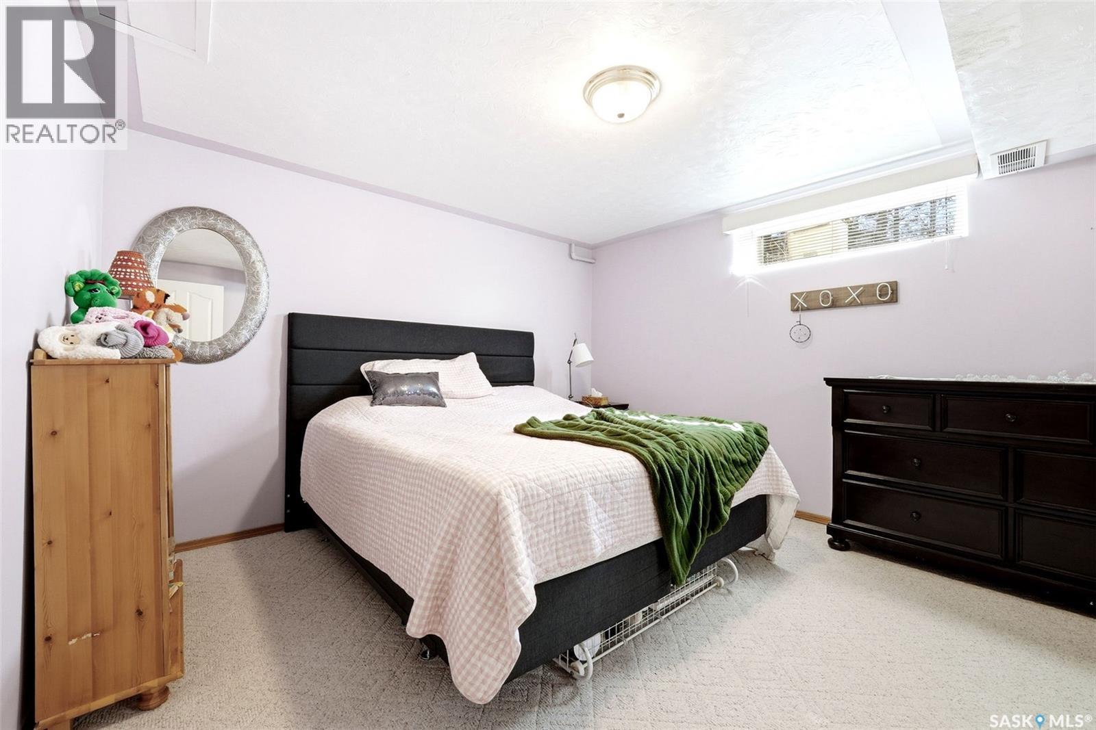 3524 Canterbury Place E, Regina, SK - Indoor Photo Showing Bedroom