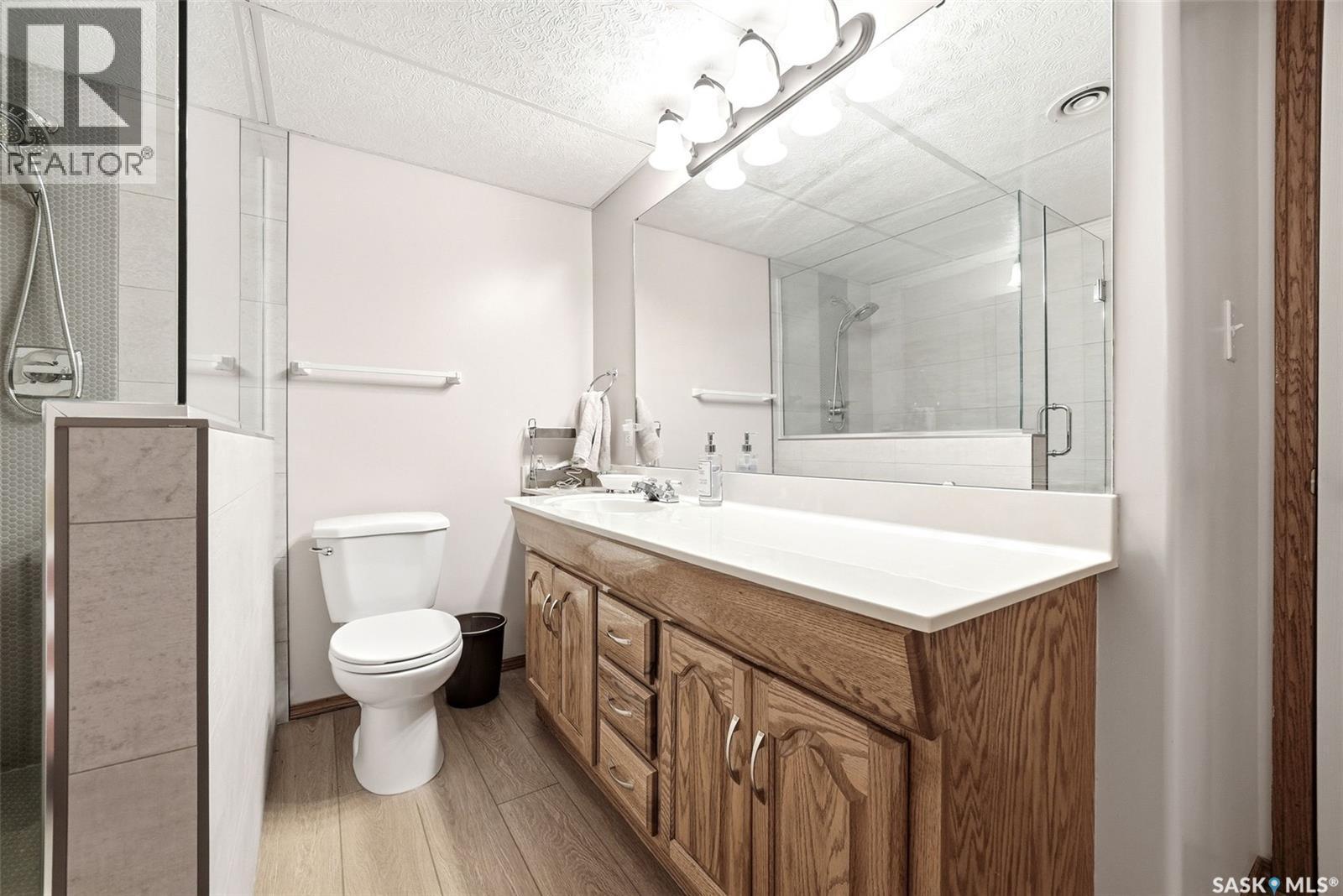 3524 Canterbury Place E, Regina, SK - Indoor Photo Showing Bathroom