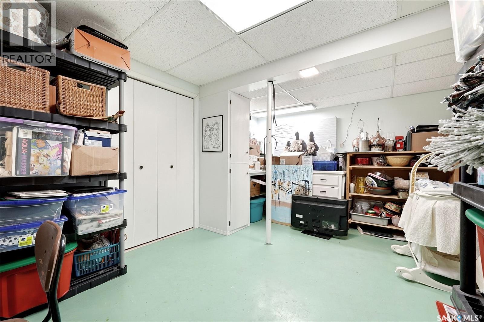 3524 Canterbury Place E, Regina, SK - Indoor