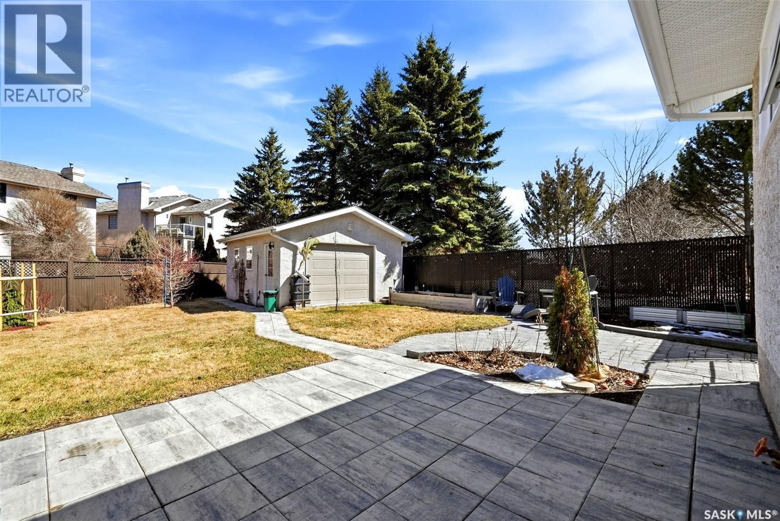 3524 Canterbury Place E, Regina, SK - Outdoor