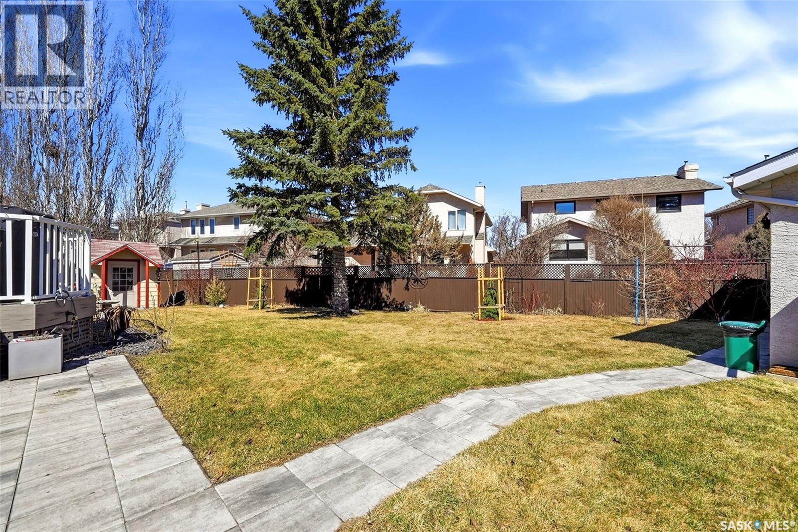 3524 Canterbury Place E, Regina, SK - Outdoor