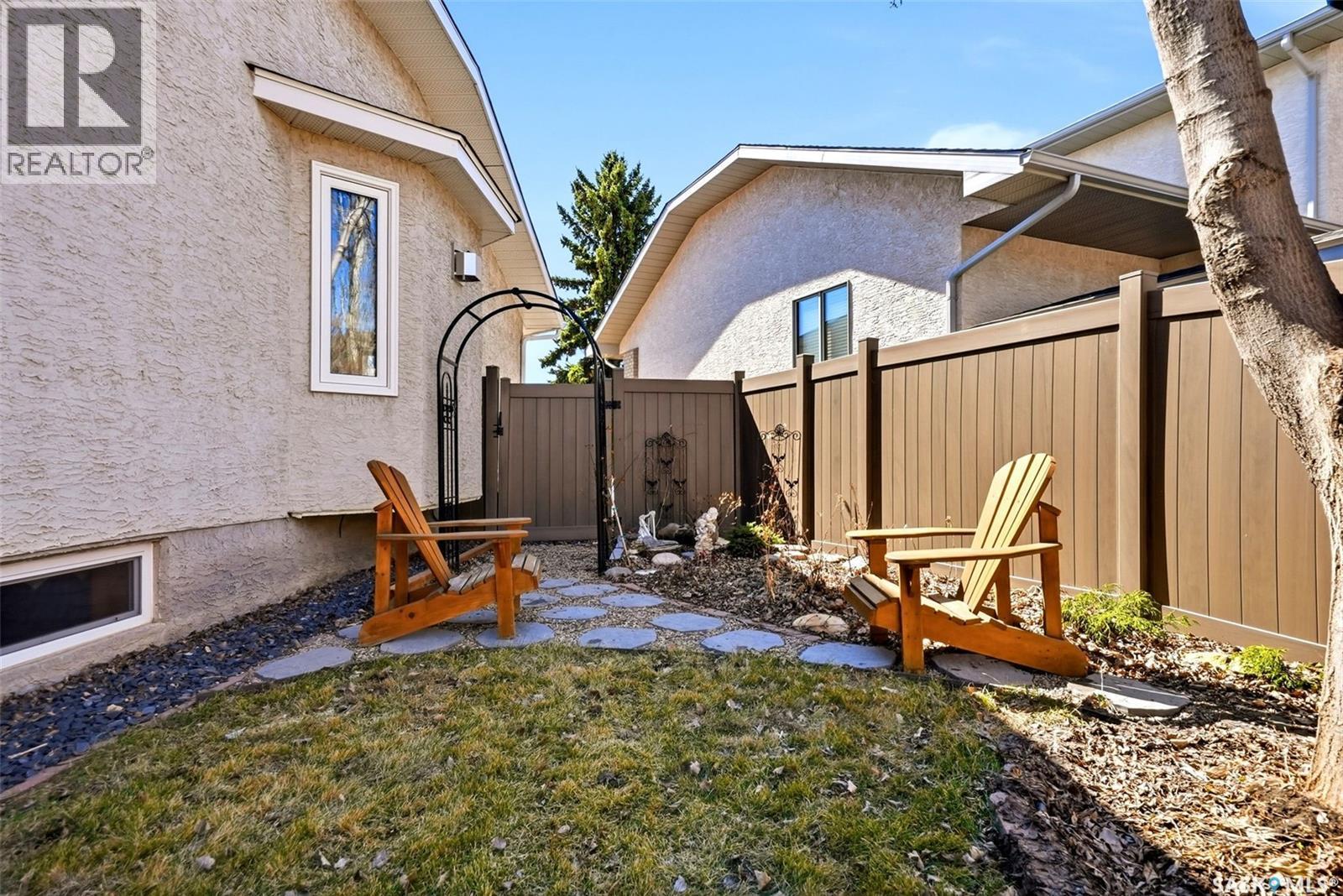 3524 Canterbury Place E, Regina, SK - Outdoor