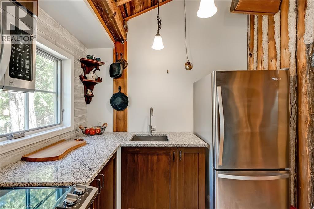 6099 Cedar Grove, Burlington, ON - Indoor